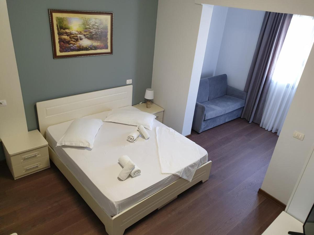 Perandor Beach Durres Bagian luar foto