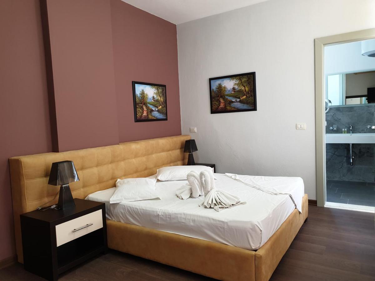 Perandor Beach Durres Bagian luar foto