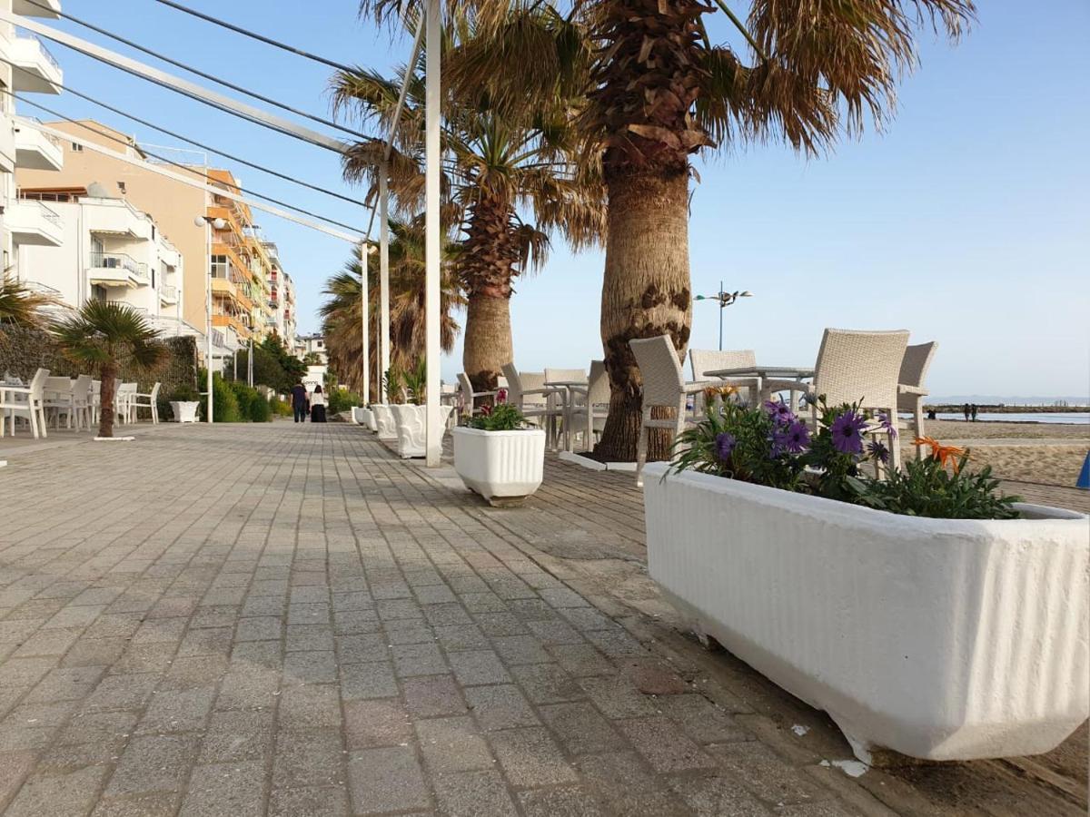Perandor Beach Durres Bagian luar foto