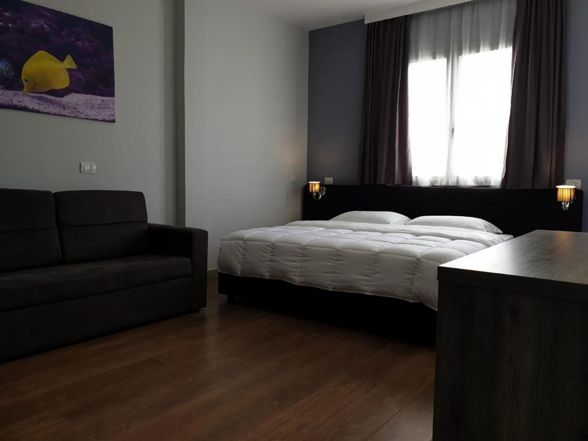 Perandor Beach Durres Bagian luar foto