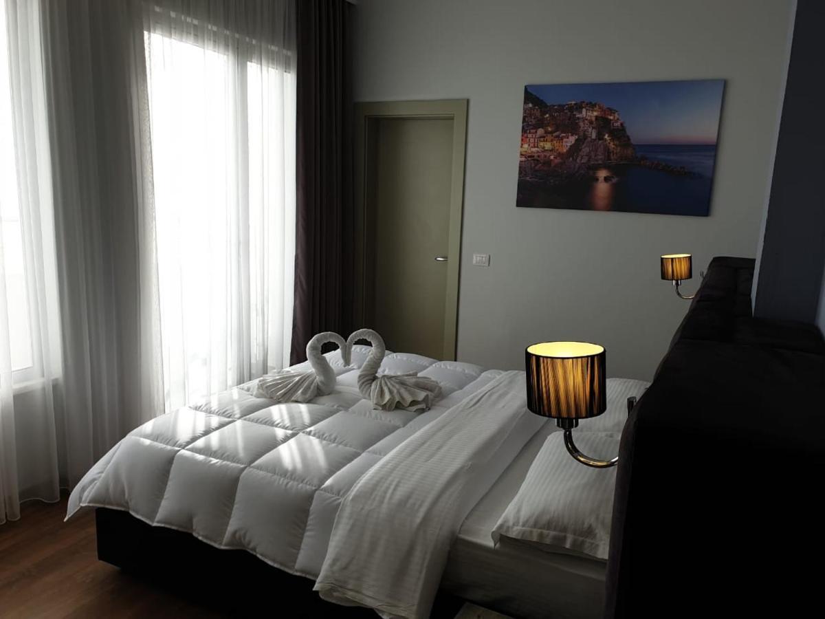 Perandor Beach Durres Bagian luar foto