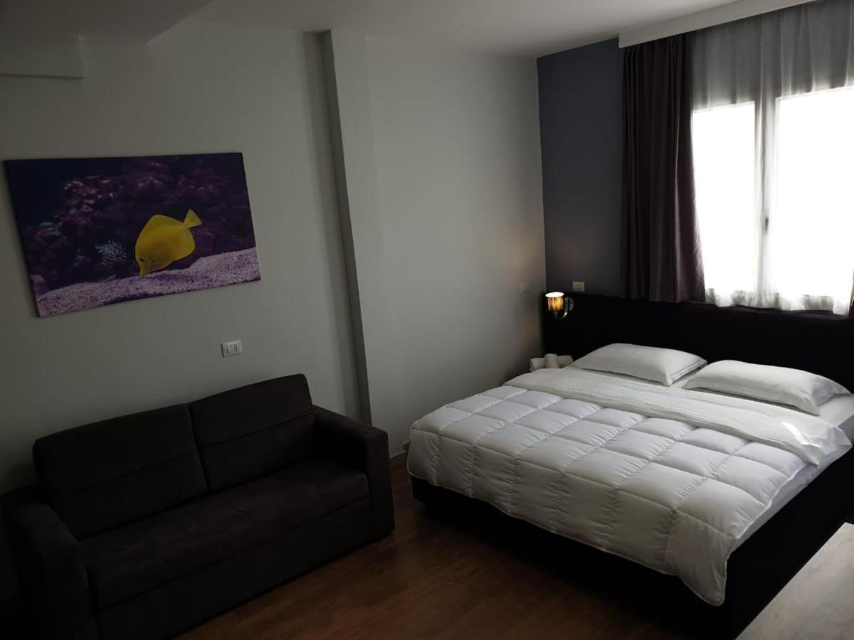 Perandor Beach Durres Bagian luar foto