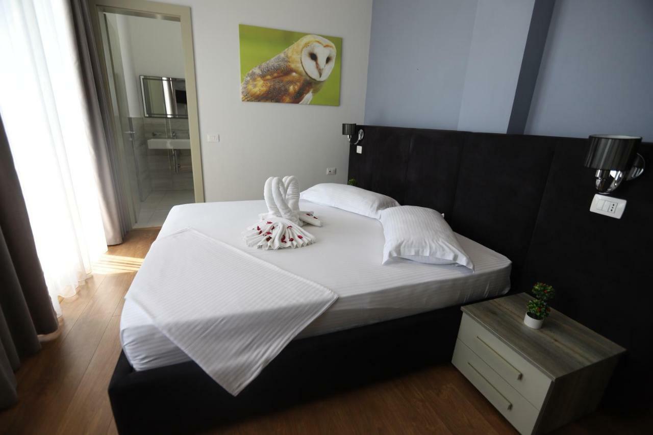 Perandor Beach Durres Bagian luar foto