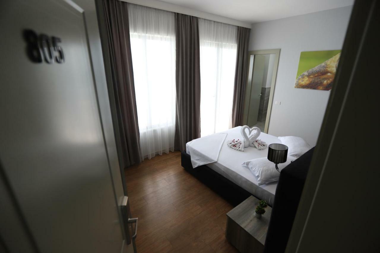 Perandor Beach Durres Bagian luar foto