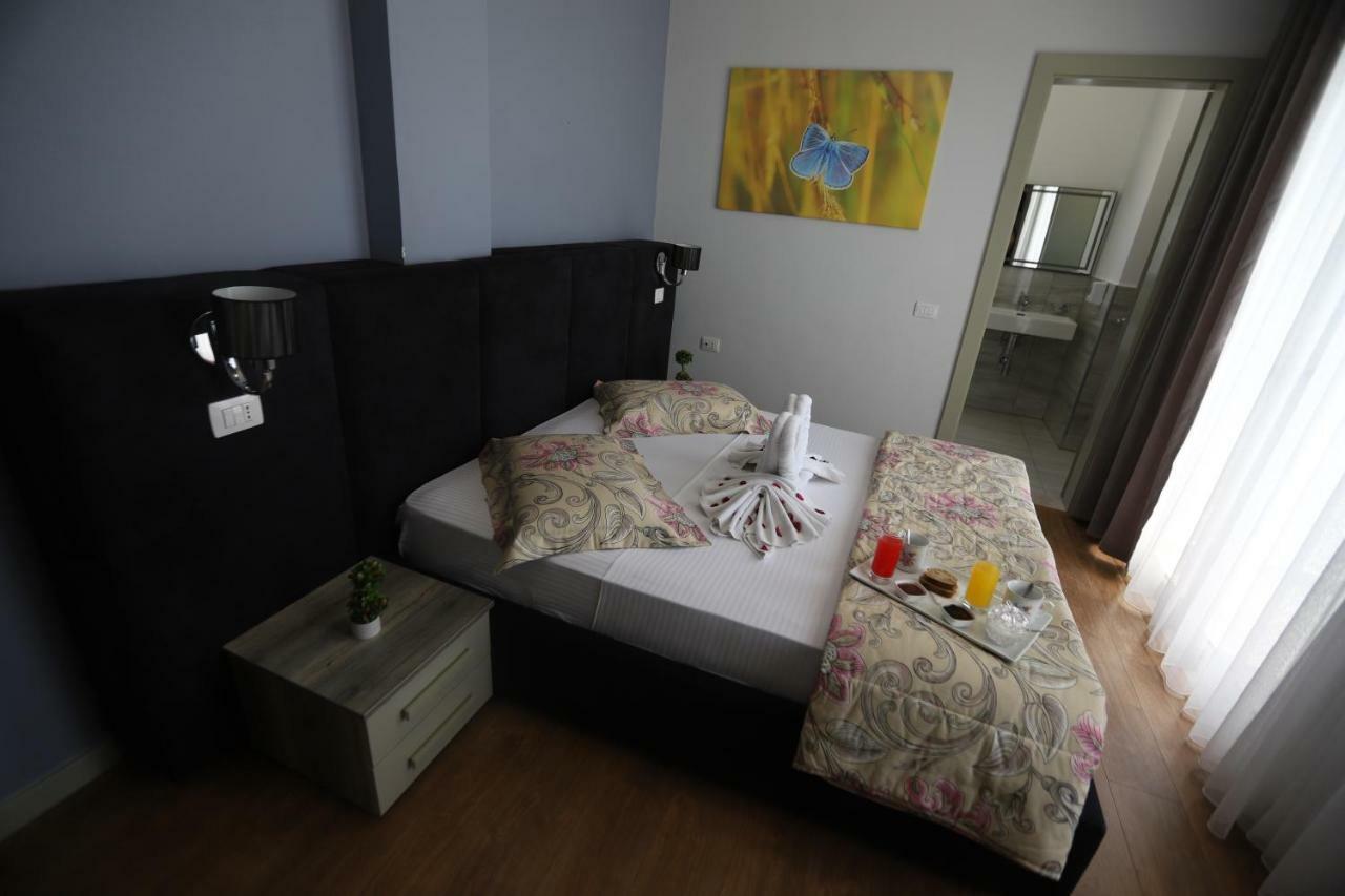 Perandor Beach Durres Bagian luar foto