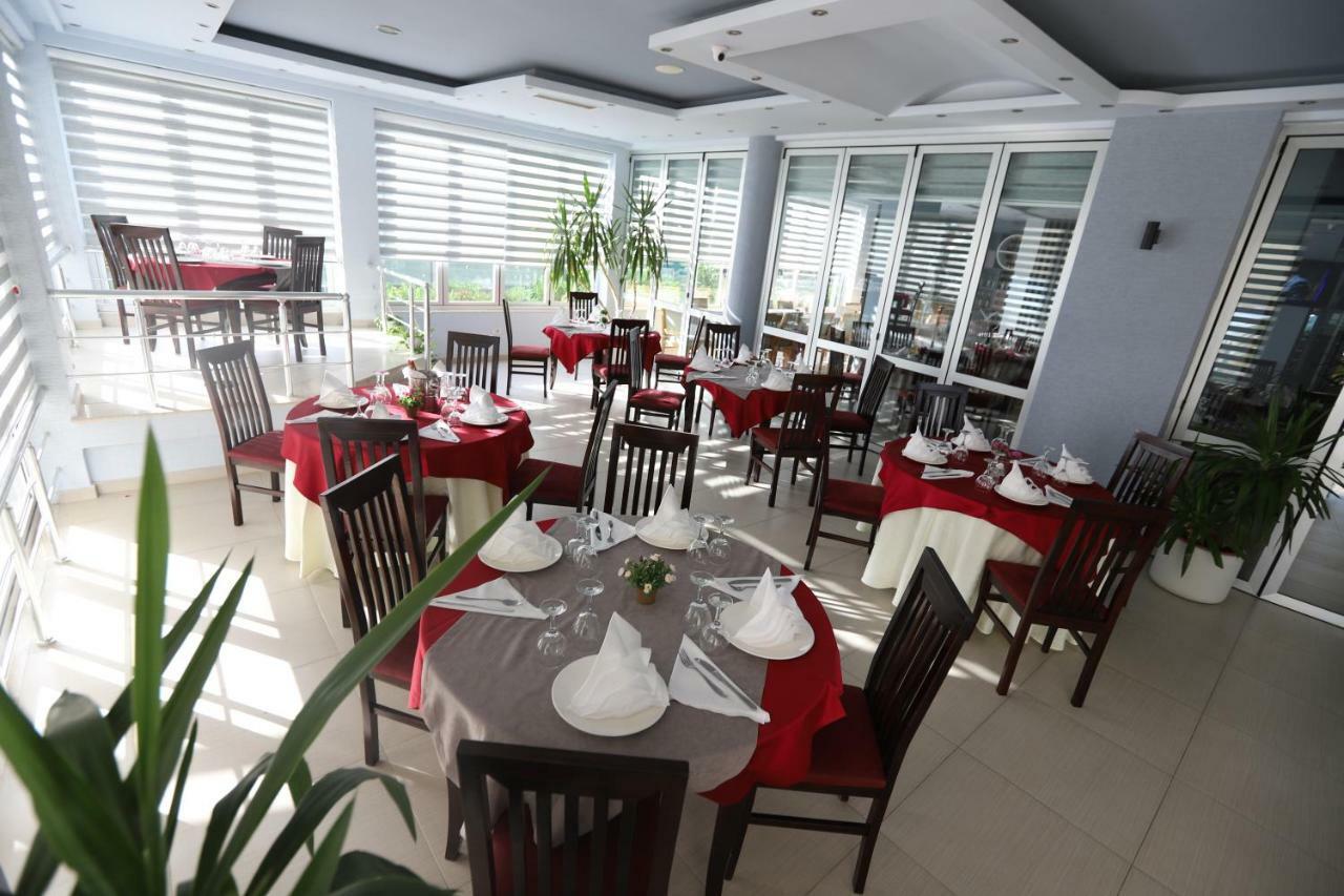 Perandor Beach Durres Bagian luar foto