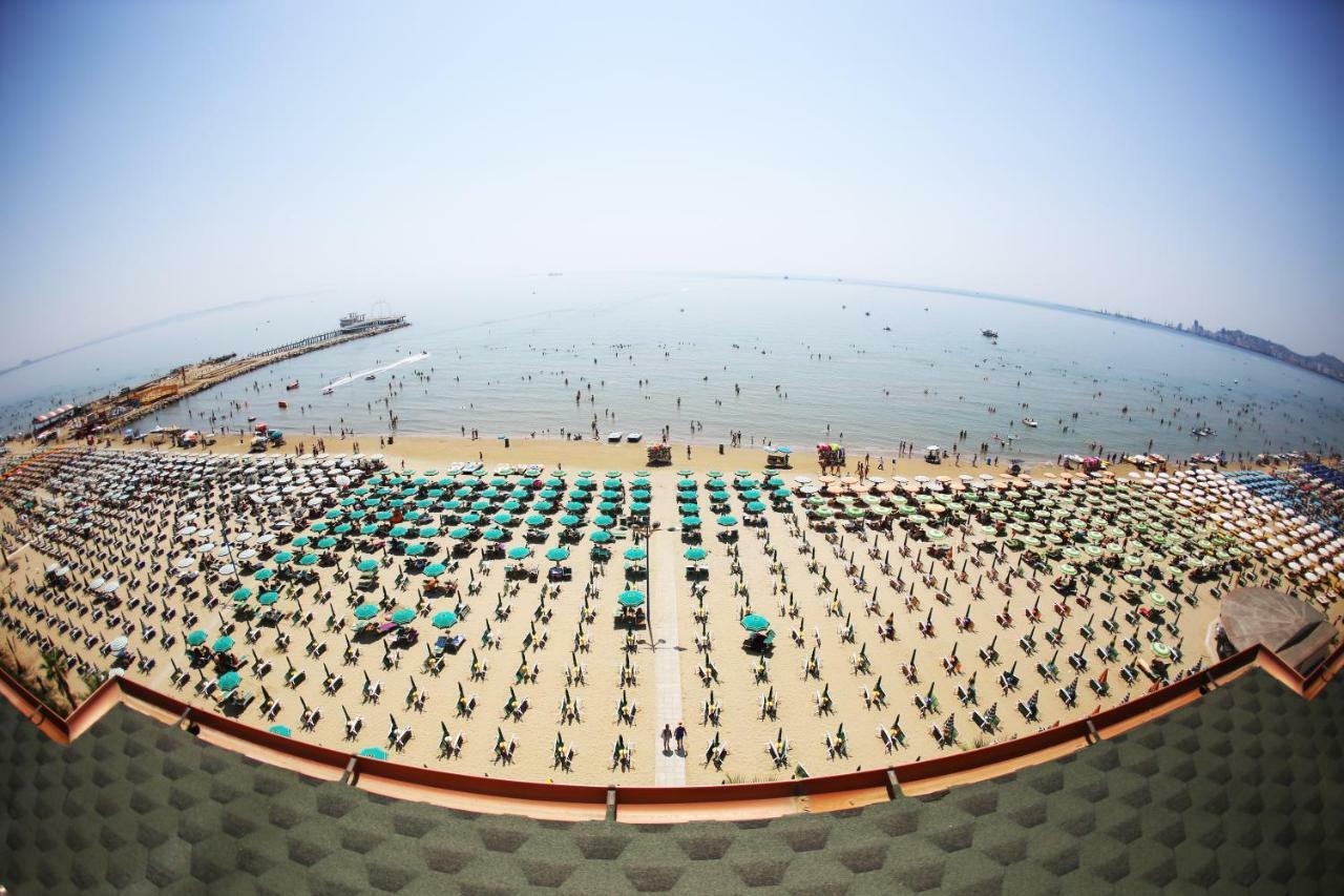 Perandor Beach Durres Bagian luar foto